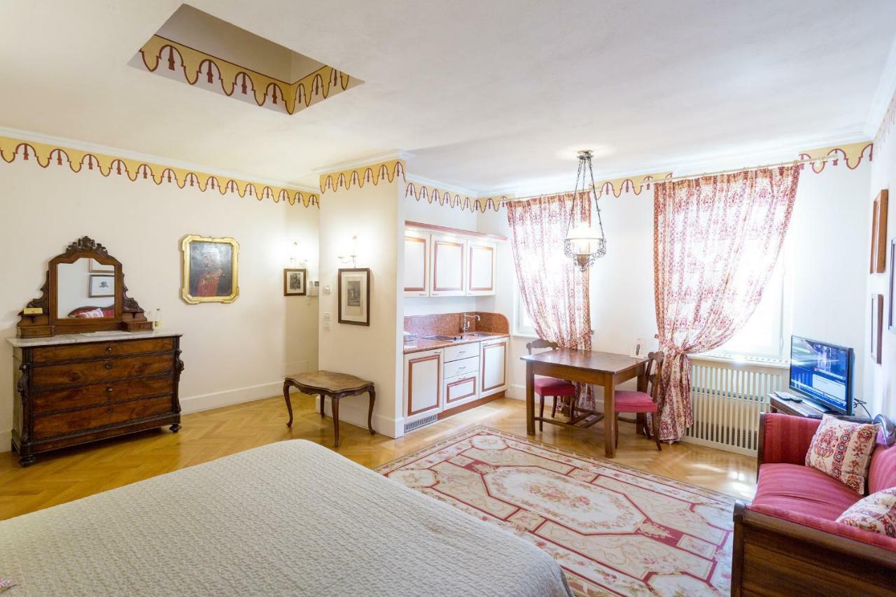 Palazzo Dalla Rosa Prati Парма Стая снимка